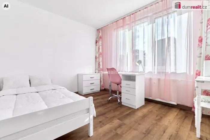 Prodej bytu 3+1, Karlovy Vary - Bohatice, Ostrovská, 76 m2