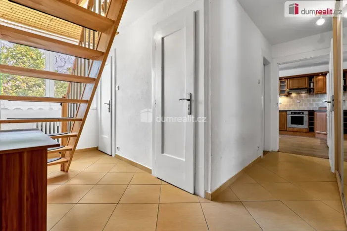 Prodej bytu 5+1, Ostrov, Lipová, 125 m2