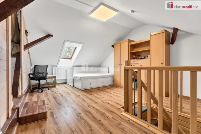 Prodej bytu 5+1, Ostrov, Lipová, 125 m2