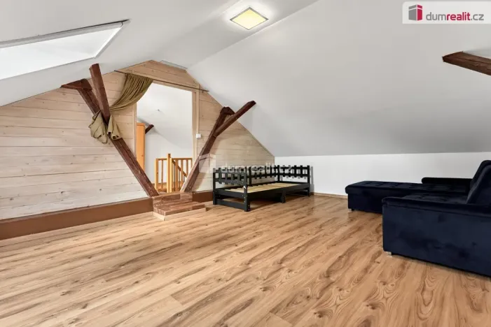 Prodej bytu 5+1, Ostrov, Lipová, 125 m2