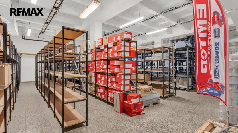 Prodej obchodního prostoru, Třebíč - Vnitřní Město, Komenského nám., 1008 m2