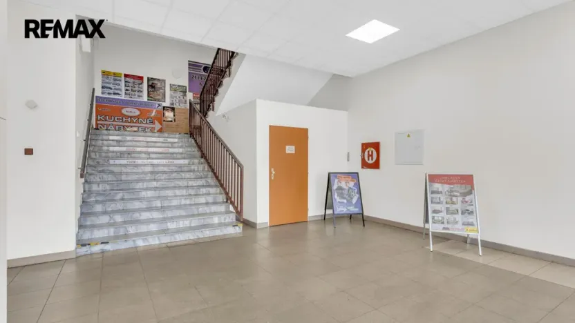 Prodej obchodního prostoru, Třebíč - Vnitřní Město, Komenského nám., 1008 m2