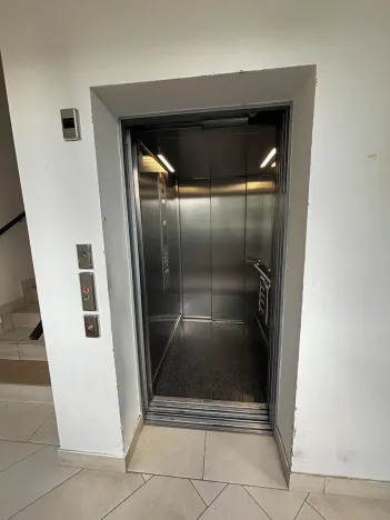 Pronájem bytu 1+kk, Praha - Letňany, Kadečkové, 30 m2