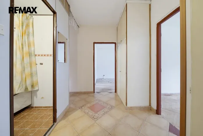 Prodej bytu 3+1, Karlovy Vary, Krymská, 71 m2