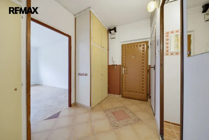 Prodej bytu 3+1, Karlovy Vary, Krymská, 71 m2