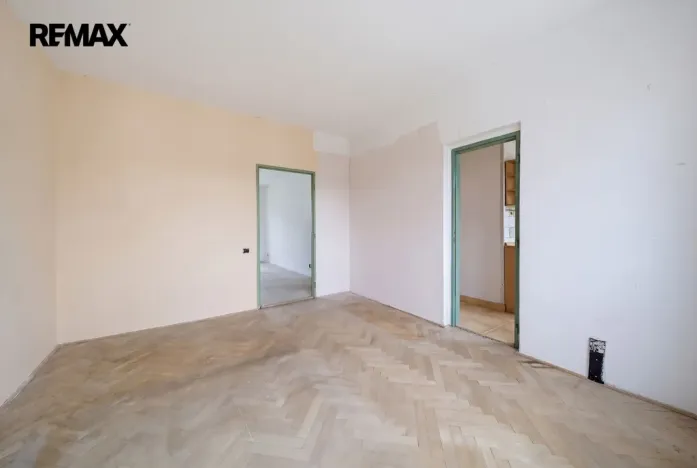 Prodej bytu 3+1, Karlovy Vary, Krymská, 71 m2