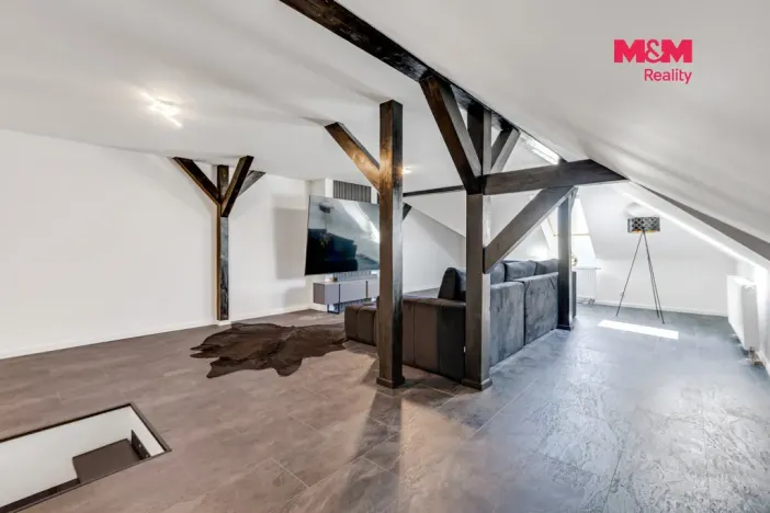 Prodej bytu 4+kk, Králův Dvůr - Levín, Na Lucberku, 141 m2