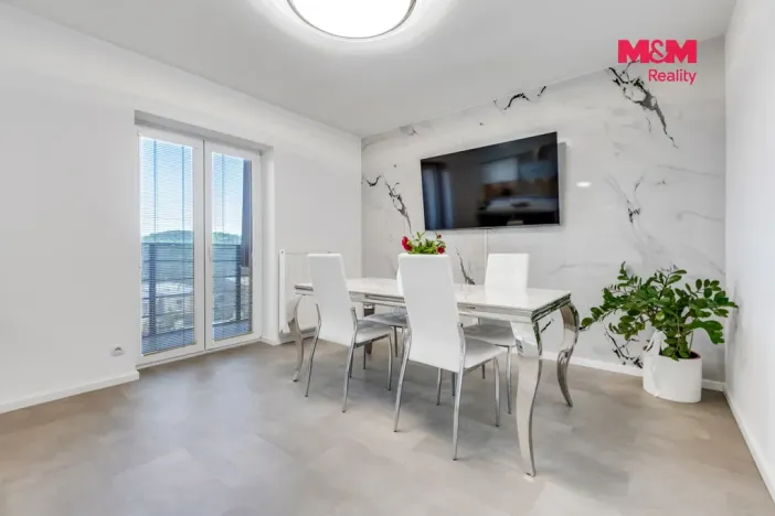 Prodej bytu 4+kk, Králův Dvůr - Levín, Na Lucberku, 141 m2