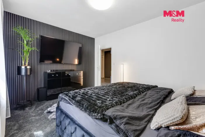 Prodej bytu 4+kk, Králův Dvůr - Levín, Na Lucberku, 141 m2