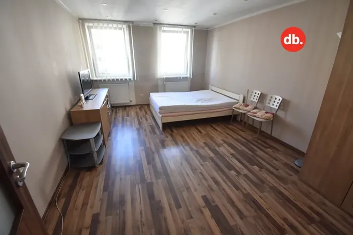Prodej bytu 1+1, Karlovy Vary, Zeyerova, 35 m2
