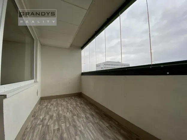 Pronájem bytu 1+kk, Praha - Vysočany, Poděbradská, 43 m2