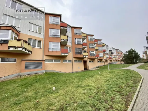 Pronájem bytu 1+kk, Praha - Vysočany, Poděbradská, 43 m2