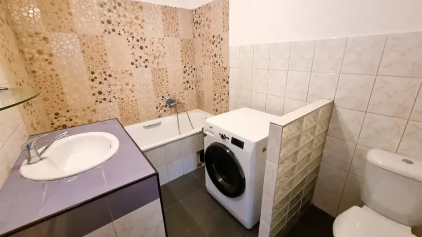 Prodej rodinného domu, Žďárná, 200 m2