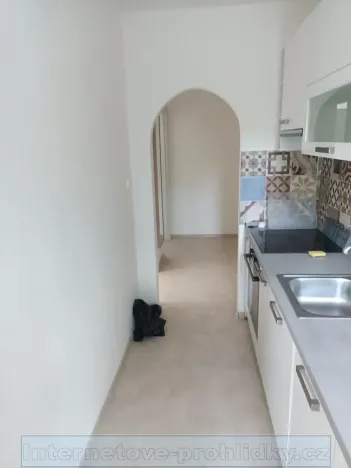 Pronájem bytu 3+1, Praha - Kamýk, 73 m2