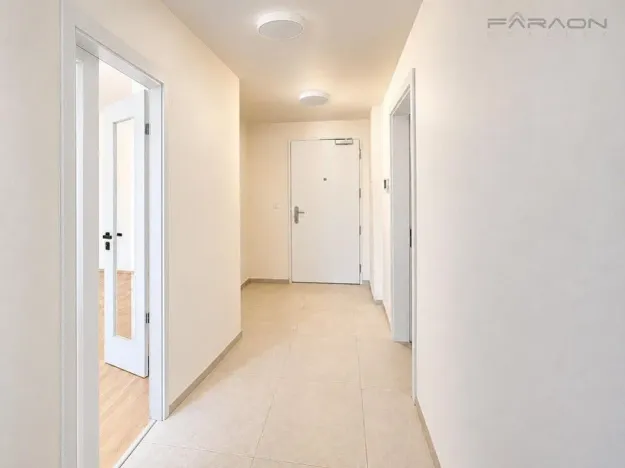 Pronájem bytu 2+kk, Praha - Karlín, Švarcova, 55 m2