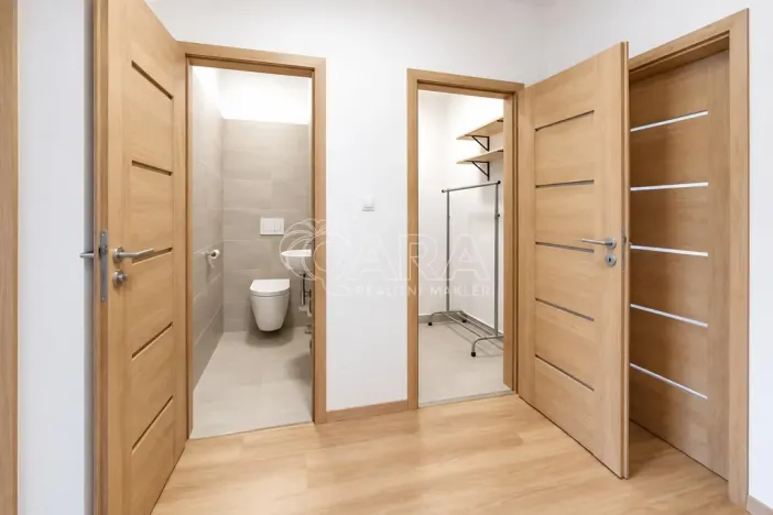 Pronájem rodinného domu, Postřižín, Na Stráni, 80 m2