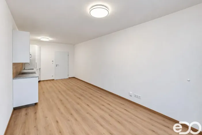 Pronájem bytu 1+kk, Praha, Choceradská, 41 m2