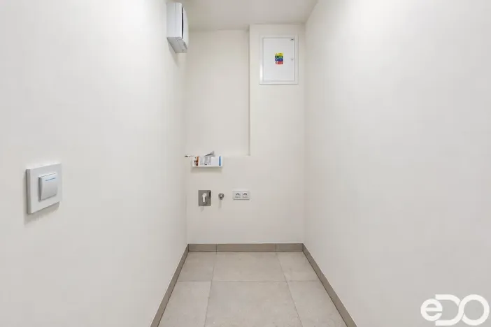 Pronájem bytu 1+kk, Praha, Choceradská, 41 m2