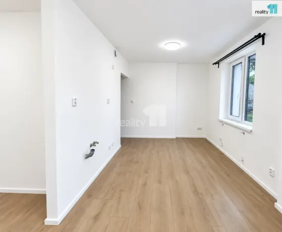 Prodej bytu 1+kk, Praha - Hrdlořezy, Českobrodská, 24 m2