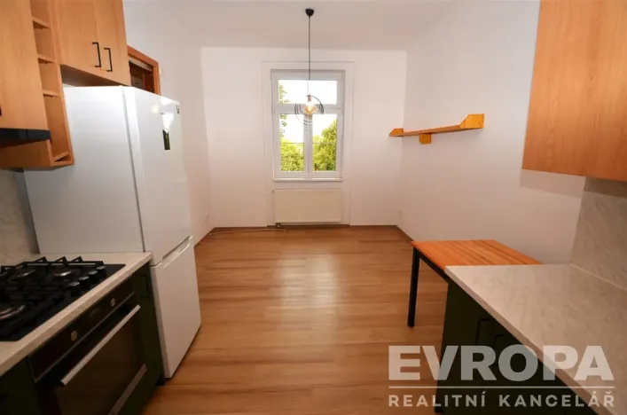 Pronájem bytu 2+kk, Praha, 5. května, 51 m2