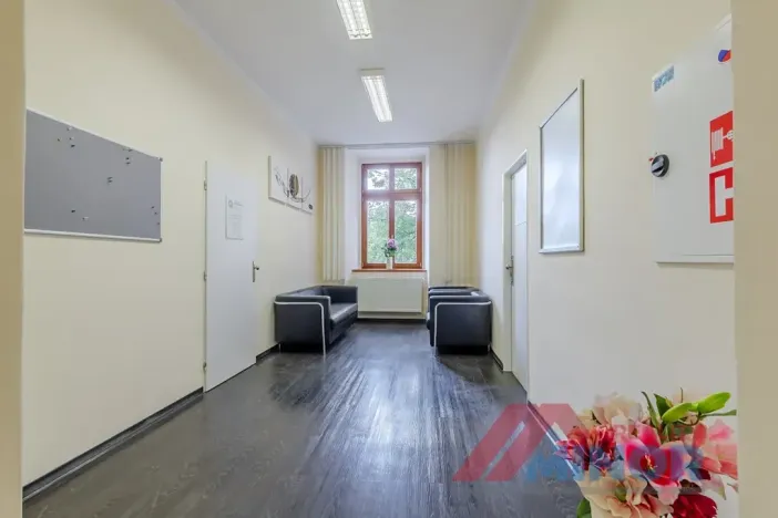 Pronájem ordinace, Slaný, Masarykovo náměstí, 69 m2