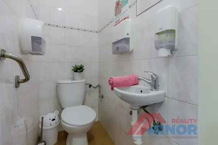 Pronájem ordinace, Slaný, Masarykovo náměstí, 69 m2