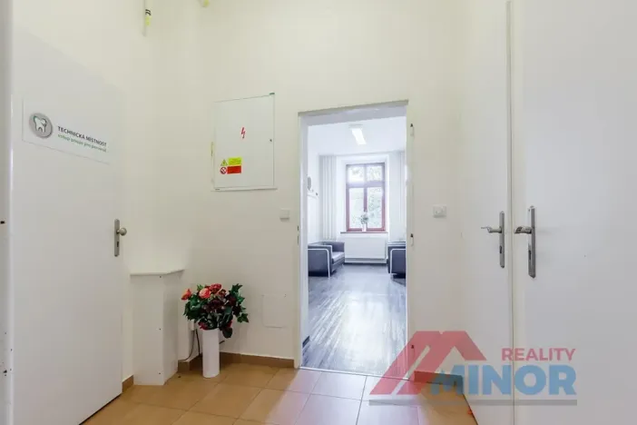 Pronájem ordinace, Slaný, Masarykovo náměstí, 69 m2