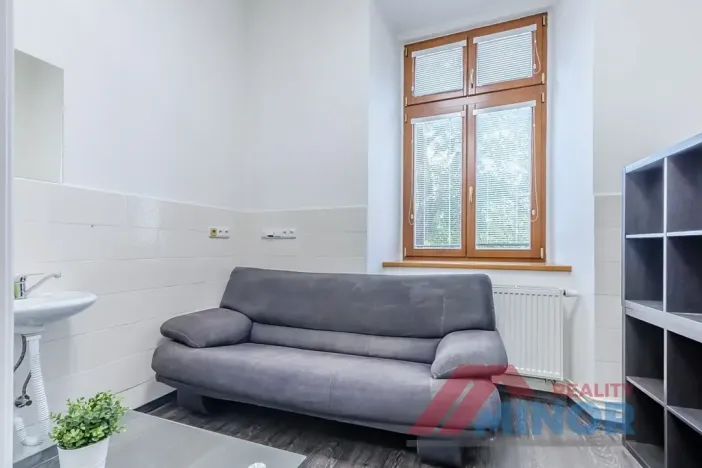 Pronájem ordinace, Slaný, Masarykovo náměstí, 69 m2