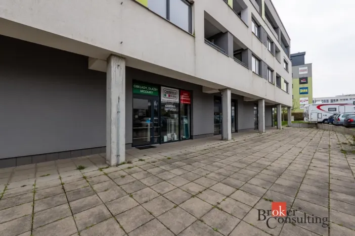 Pronájem obchodního prostoru, Plzeň - Černice, Vltavínová, 66 m2