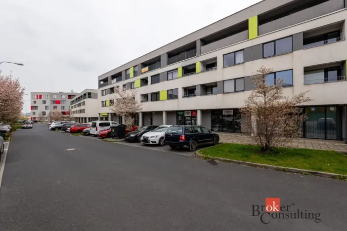 Pronájem obchodního prostoru, Plzeň - Černice, Vltavínová, 66 m2