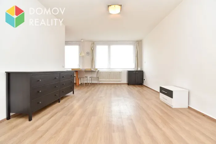 Pronájem bytu 1+kk, Králův Dvůr, Nad Stadionem, 29 m2
