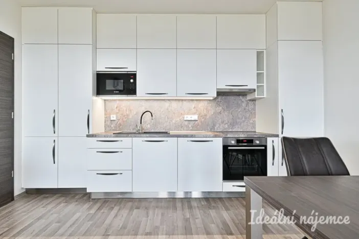 Pronájem bytu 2+kk, Brno, Menšíkova, 60 m2