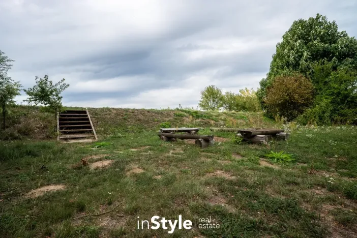 Prodej zahrady, Uherský Ostroh - Ostrožské Předměstí, Dlouhá, 1689 m2