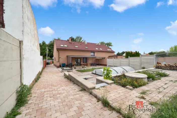 Prodej rodinného domu, Pozořice, U školy, 466 m2