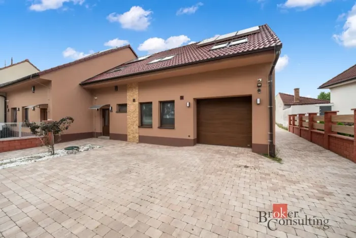 Prodej rodinného domu, Pozořice, U školy, 466 m2