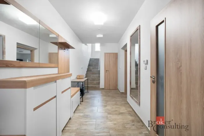 Prodej rodinného domu, Pozořice, U školy, 466 m2