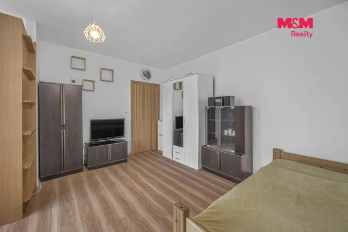 Pronájem bytu 1+kk, Hradec Králové - Slezské Předměstí, Gagarinova, 31 m2