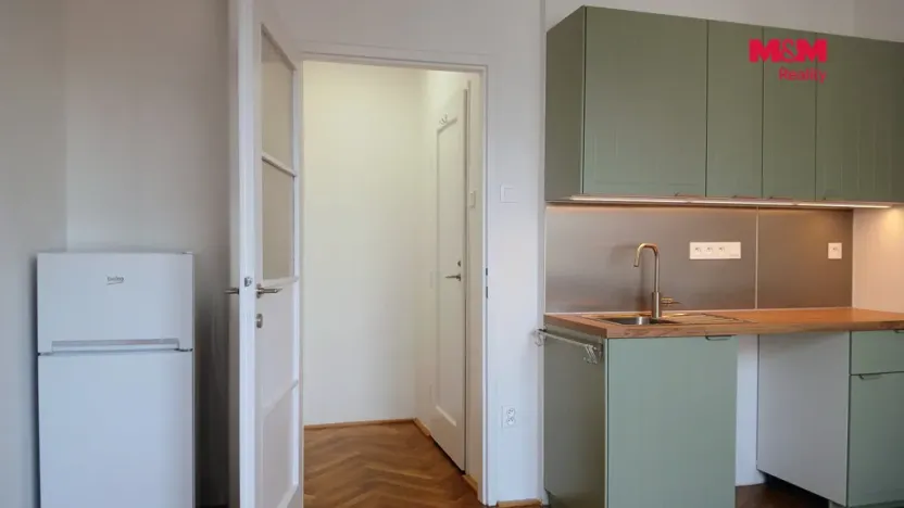 Pronájem bytu 1+kk, Praha - Holešovice, Bubenská, 21 m2