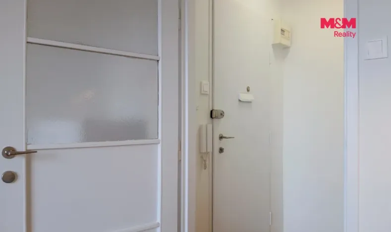 Pronájem bytu 1+kk, Praha - Holešovice, Bubenská, 21 m2