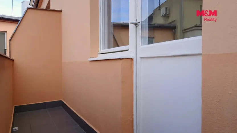 Pronájem bytu 1+kk, Praha - Holešovice, Bubenská, 21 m2