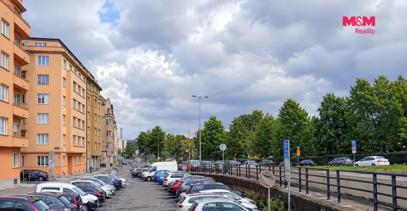 Pronájem bytu 1+kk, Praha - Holešovice, Bubenská, 21 m2