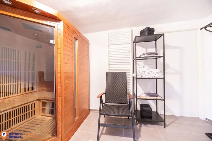 Prodej apartmánu, Staré Město - Stříbrnice, 450 m2