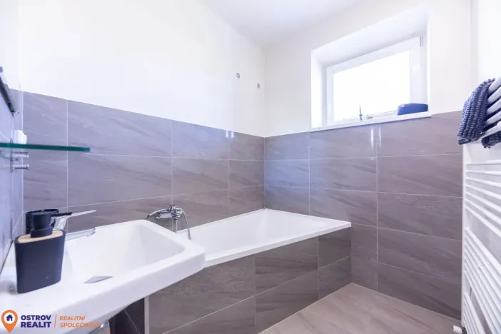 Prodej chaty, Staré Město - Stříbrnice, 450 m2