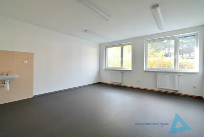 Pronájem kanceláře, Nová Paka, Pražská, 20 m2