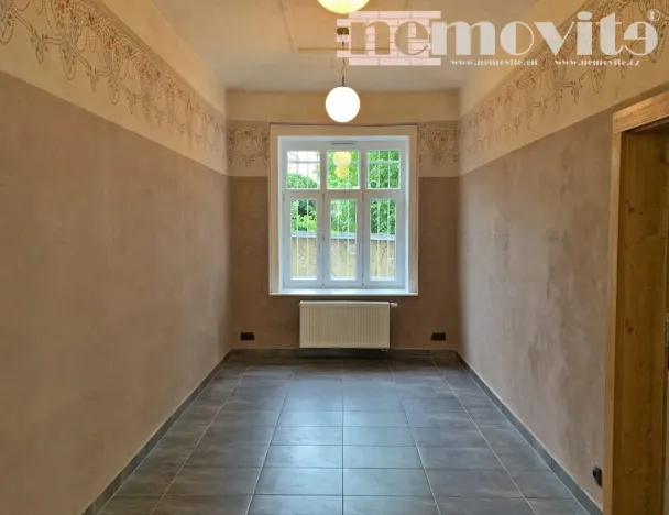Pronájem obchodního prostoru, Hradec Králové - Pražské Předměstí, Chelčického, 77 m2
