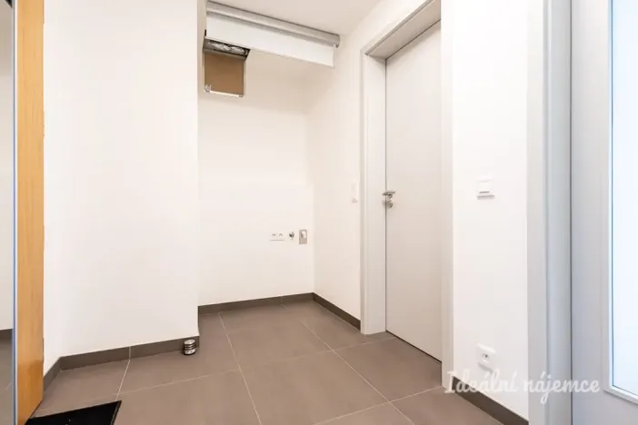 Pronájem bytu 2+kk, Praha - Dolní Chabry, Za Pískovnou, 52 m2