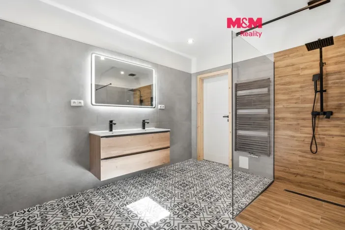 Prodej rodinného domu, Železný Brod - Bzí, 313 m2