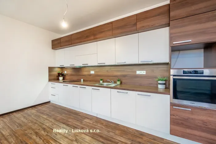Pronájem bytu 2+kk, Ústí nad Labem - Ústí nad Labem-centrum, Velká Hradební, 70 m2