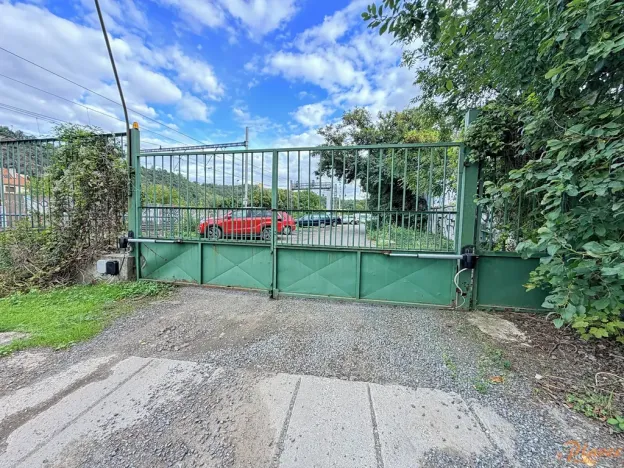 Pronájem komerčního pozemku, Praha, Roztocká, 490 m2