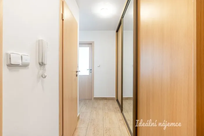 Pronájem bytu 2+kk, Praha - Stodůlky, Sezemínská, 43 m2